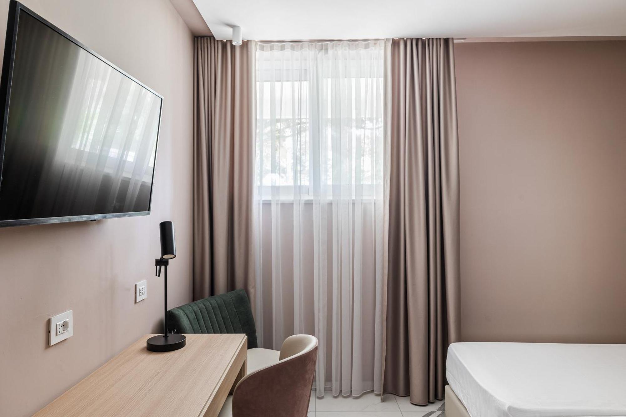 Standard Single Room,1668063437:JPEG