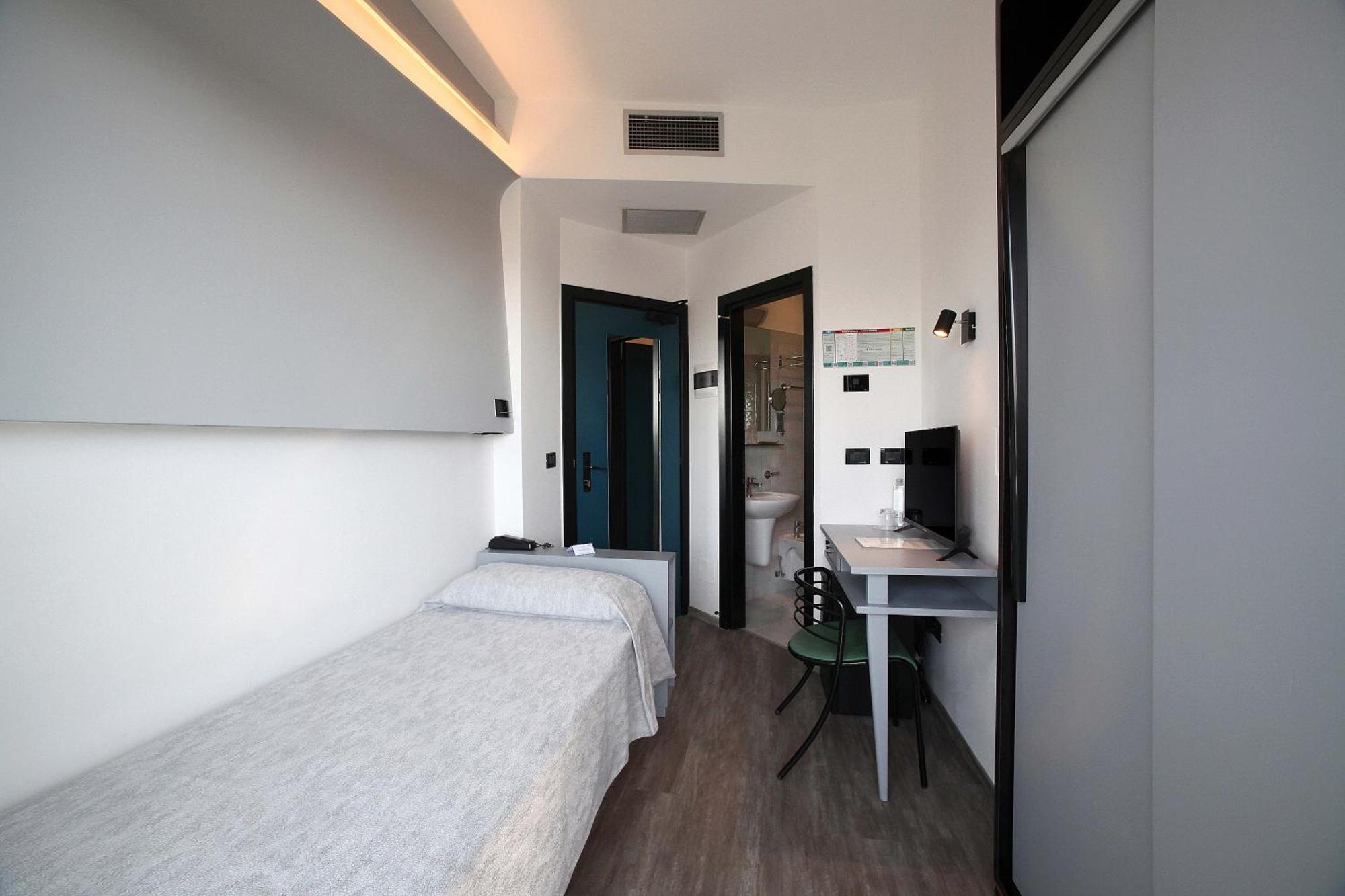 Standard Single Room,1676772750:JPEG