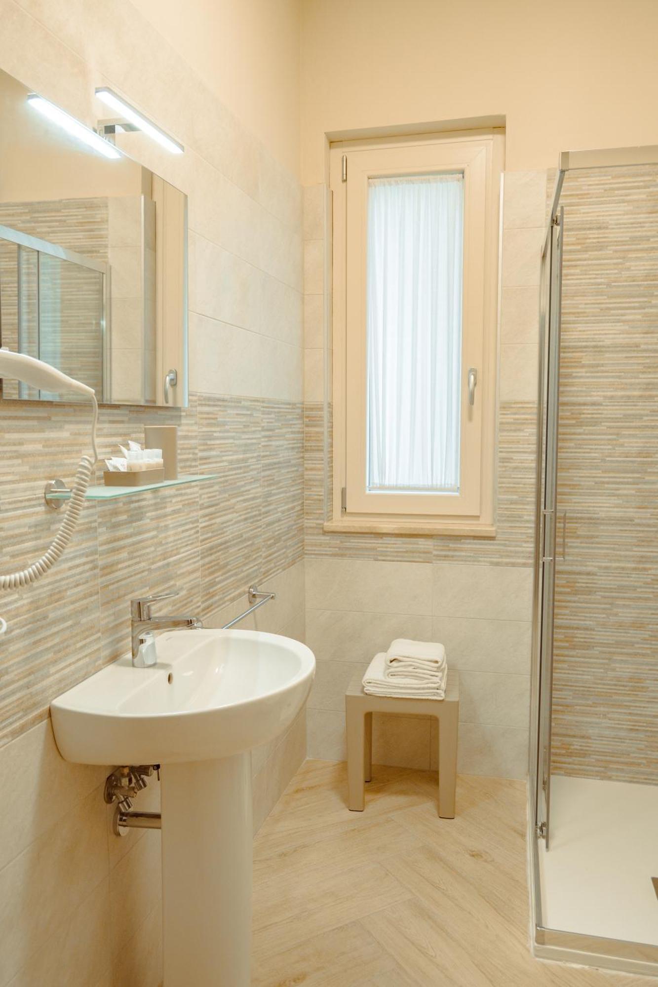 Camera Matrimoniale con Bagno Privato Esterno