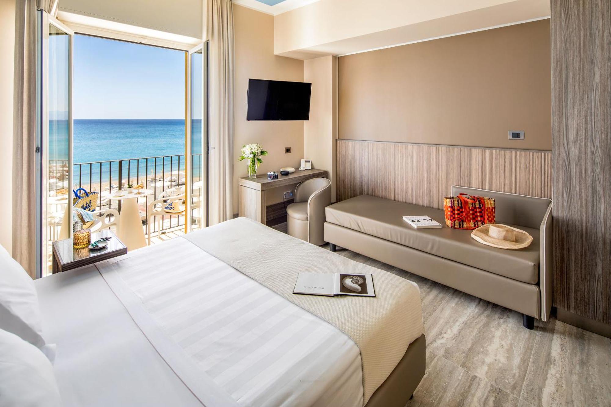 Triple Room Sea View
