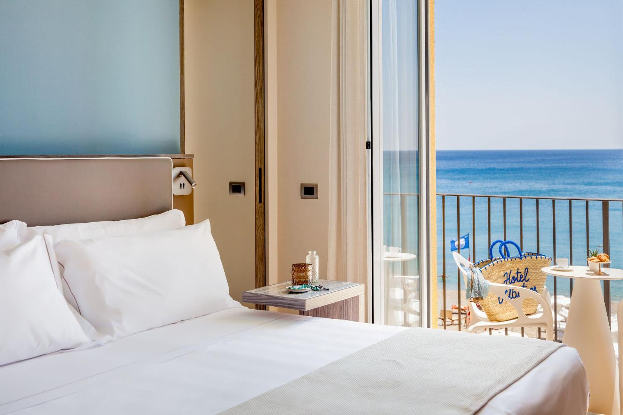 Triple Room Sea View