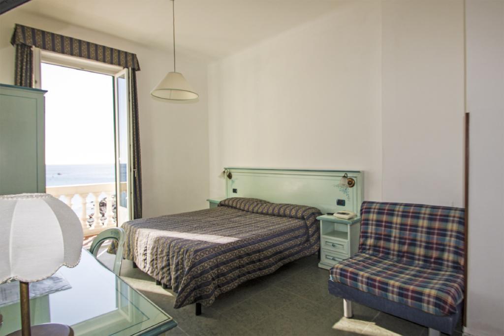 Triple Room Sea View