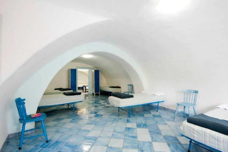 Posto Letto in Dormitorio con 10 Letti