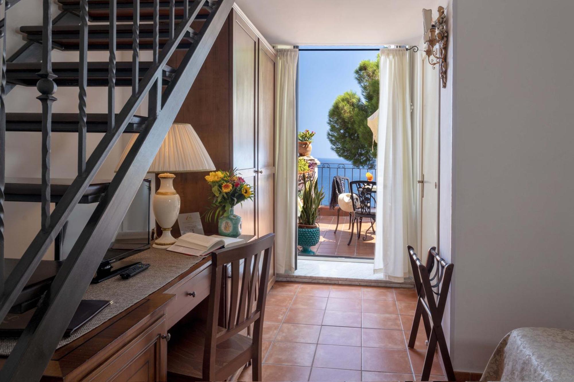 Quadruple Room Sea View