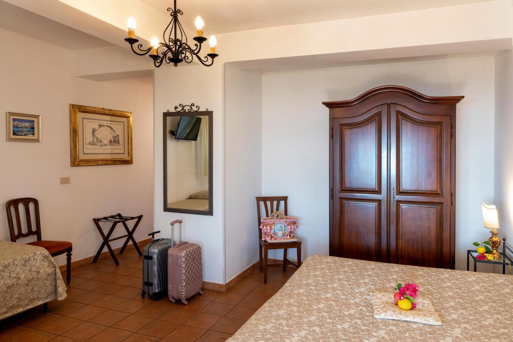 Triple Room Sea View