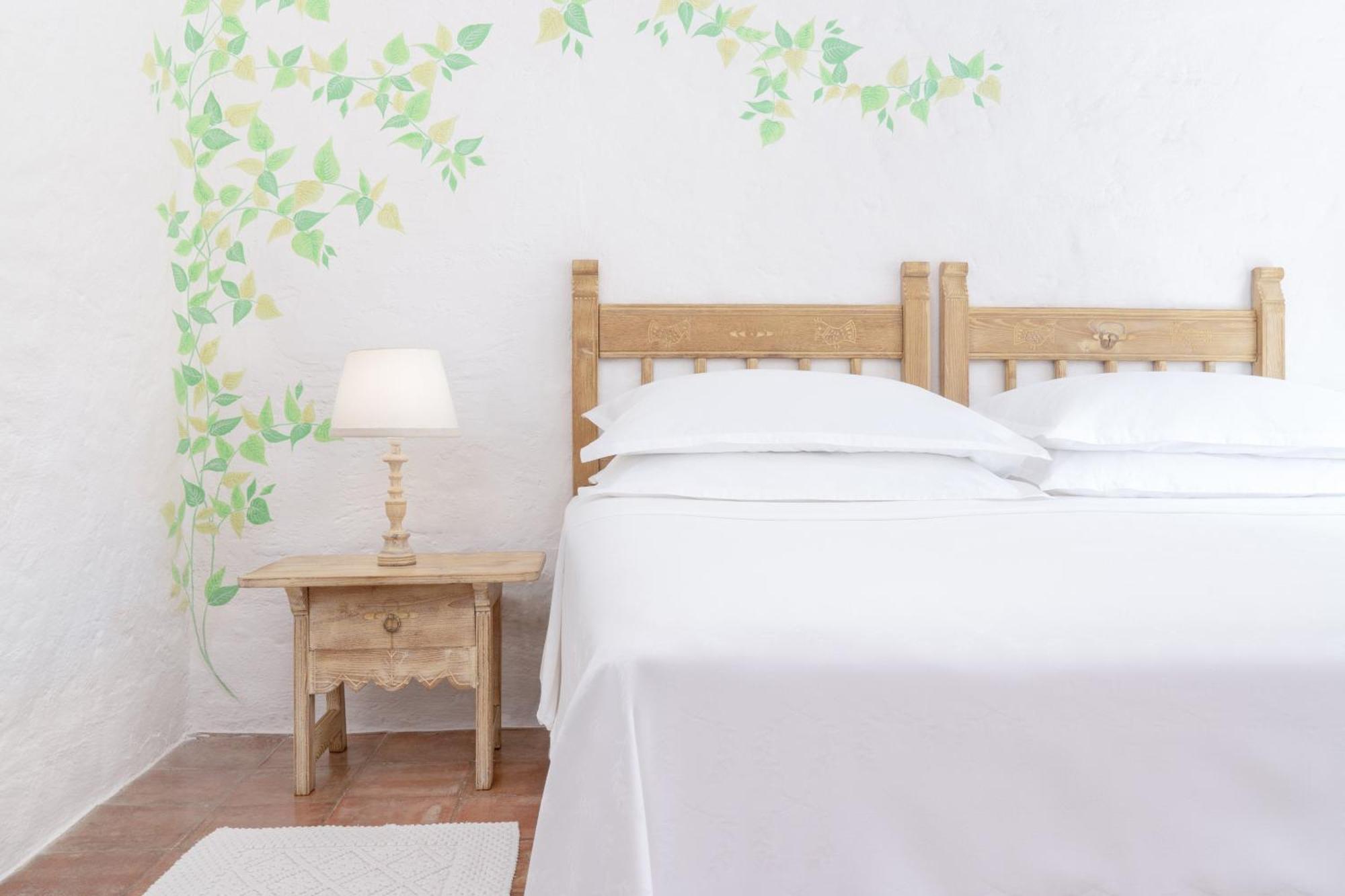 Classic Double Room king size bed inner view