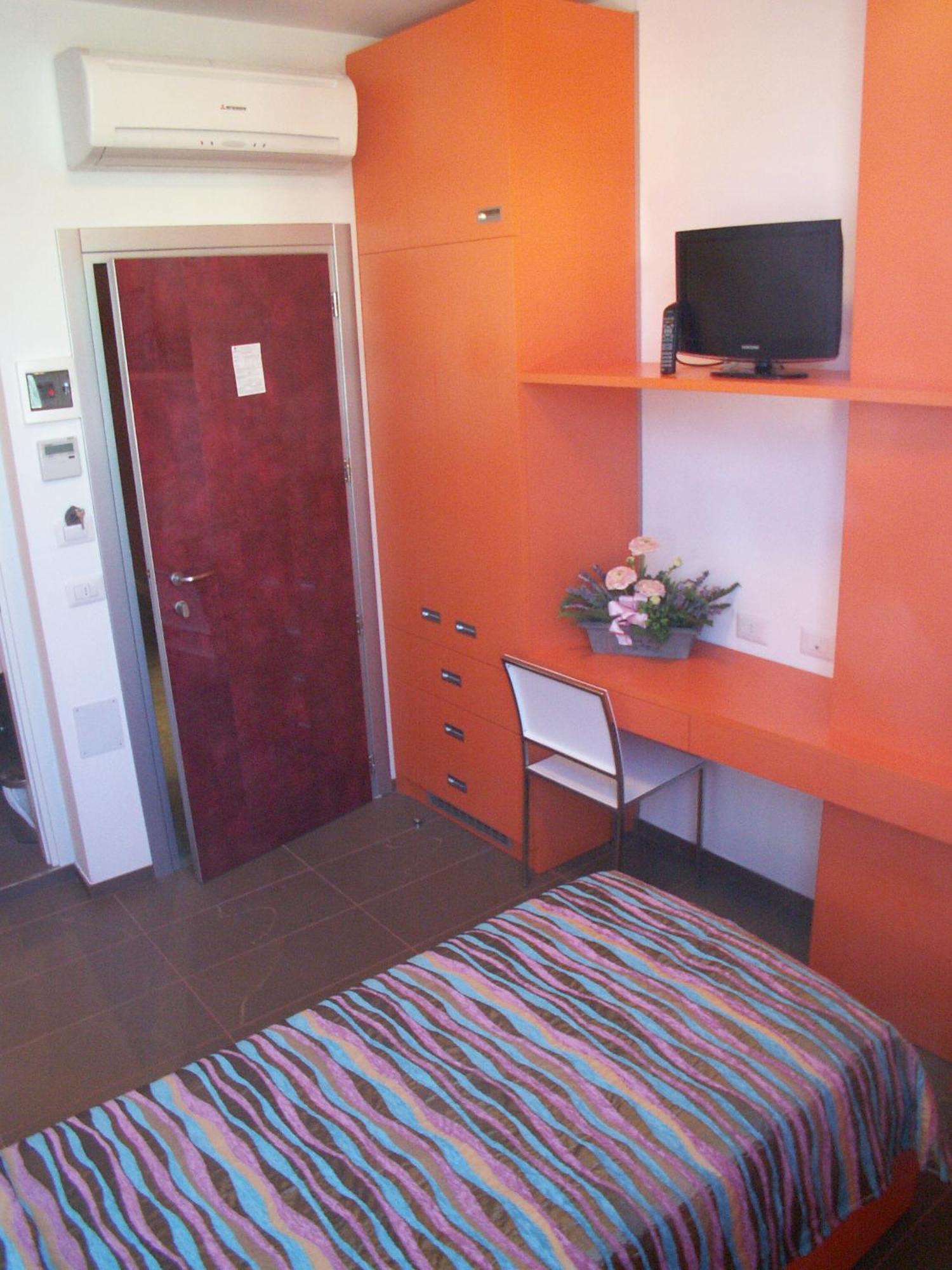 Deluxe Single Room
