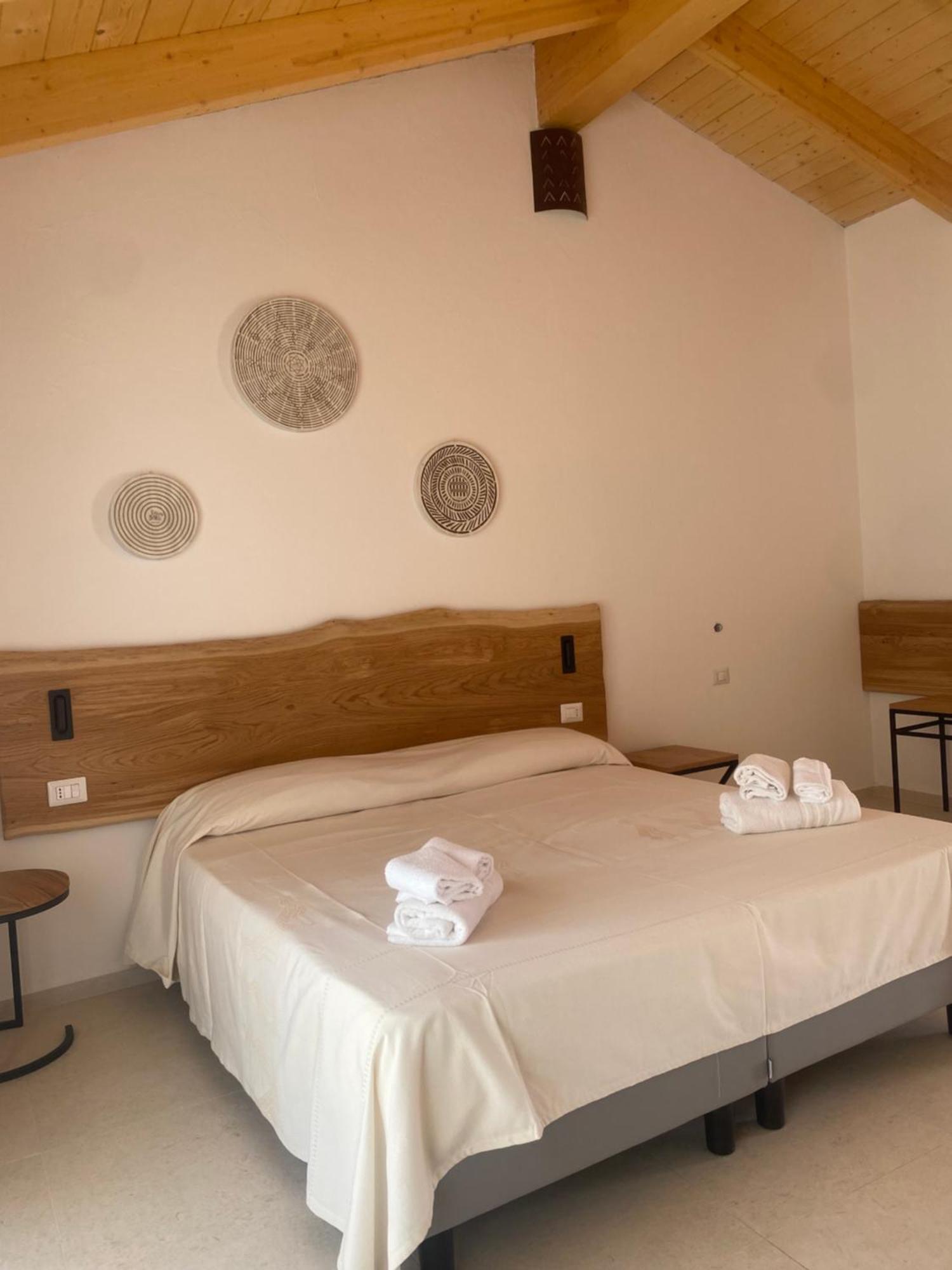 Camera Tripla Superior