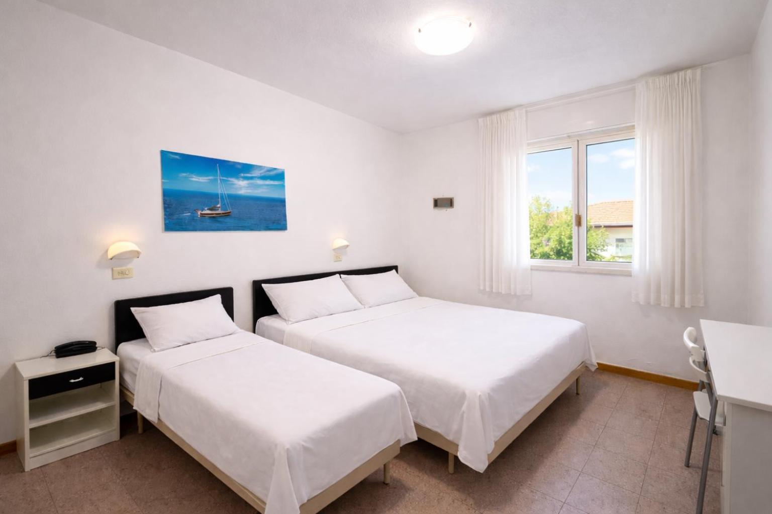 Economy Triple Room,1756577688:JPEG