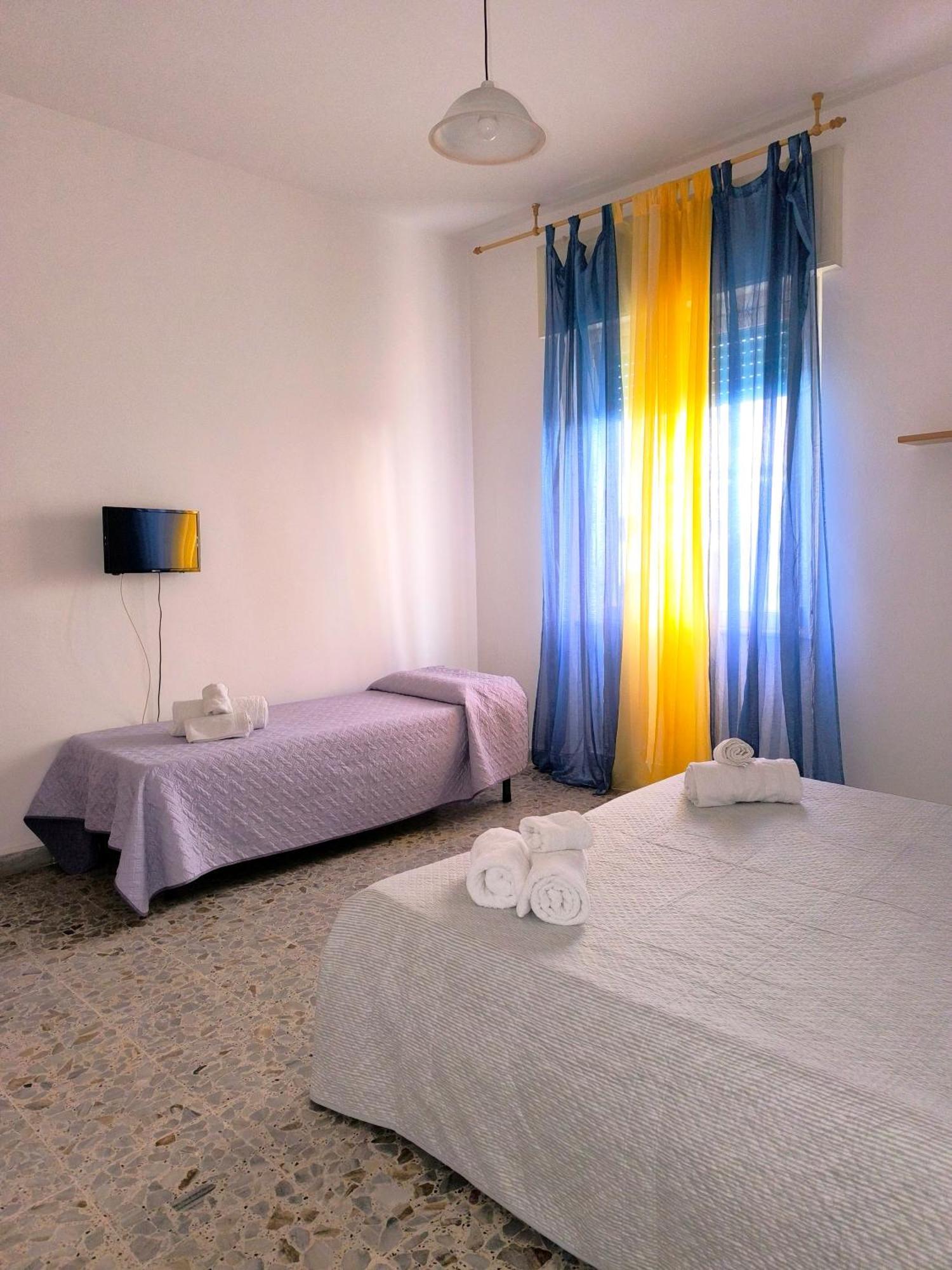 Camera Matrimoniale con Letto Supplementare