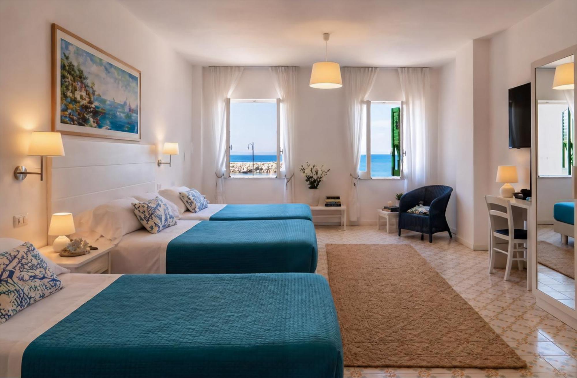 Camera Familiare con Vista Mare
