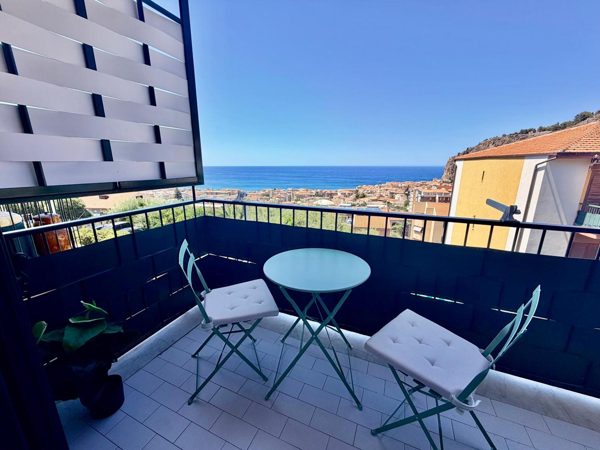 Camera Tripla con Balcone e Vista Mare