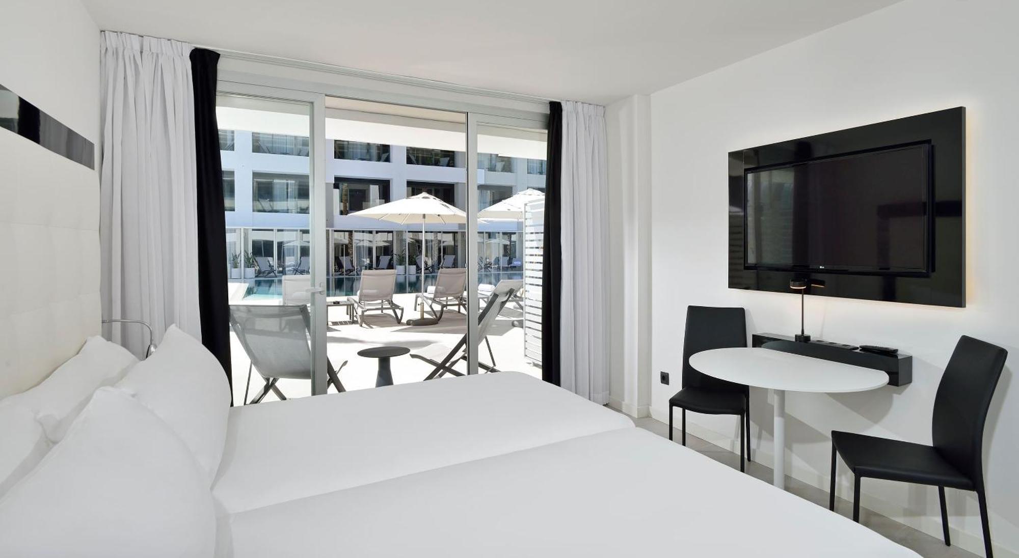 The Innside Premium Room - Pool Solarium Access