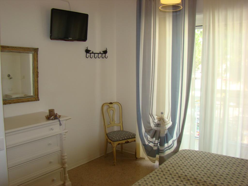 Camera Familiare con Vista Mare Laterale