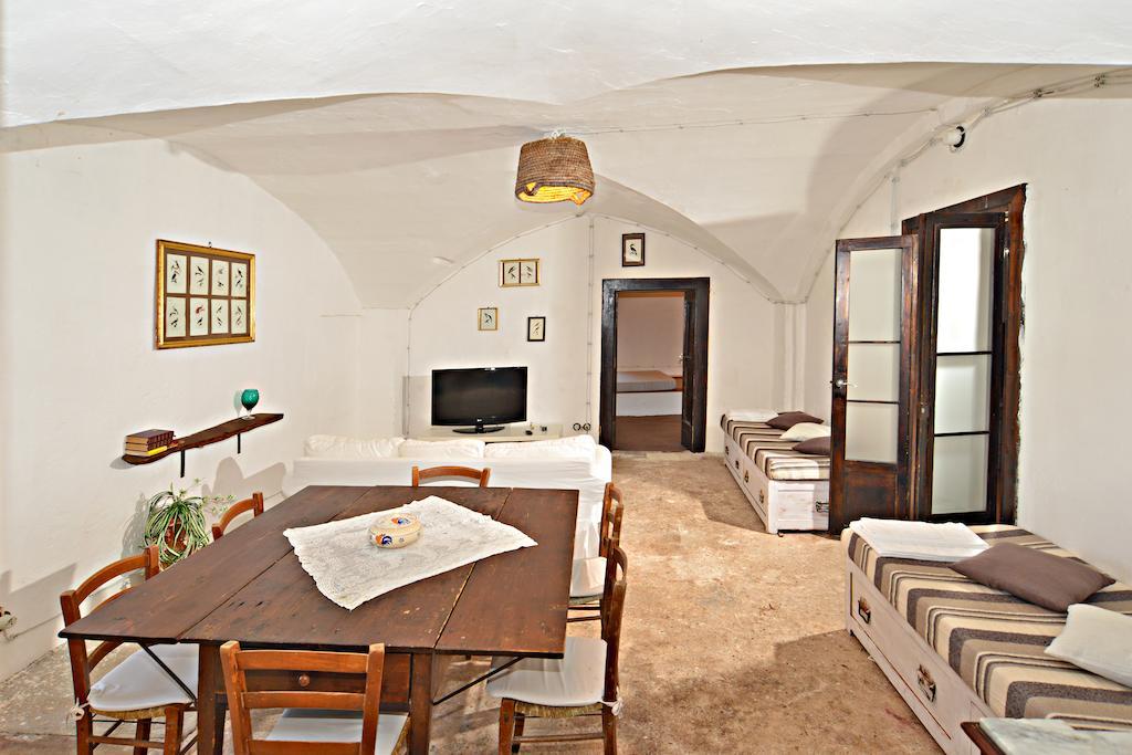Two-Bedroom Townhouse,235837329:JPEG
