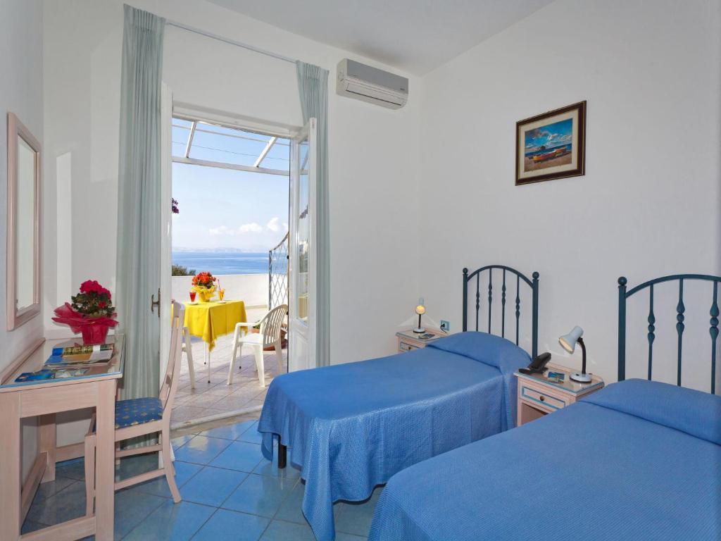 Camera Matrimoniale/Doppia con Letti Singoli con Vista Mare