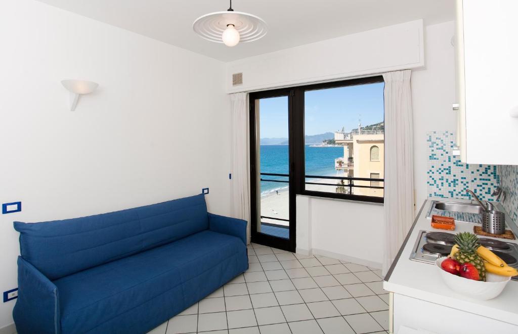One-Bedroom Apartment Partial Sea View Beach Access,28506659:JPEG