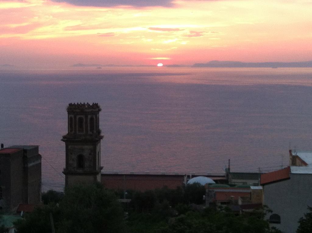 Appartamento con 2 Camere da Letto e Vista Mare