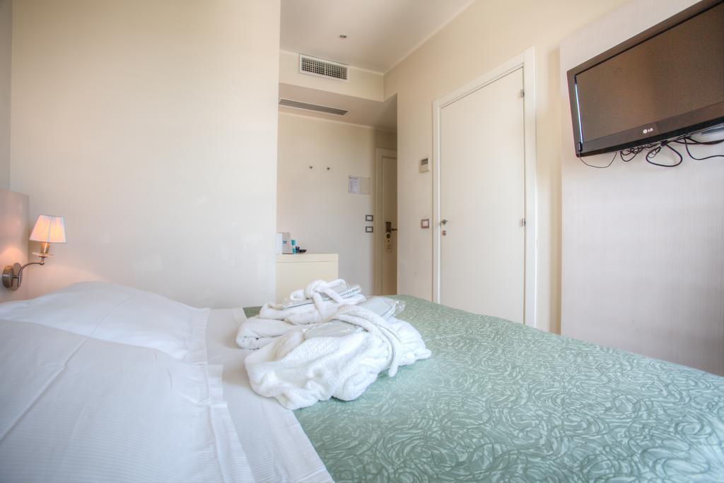 Double or Twin Room Spa Access,380017189:JPEG