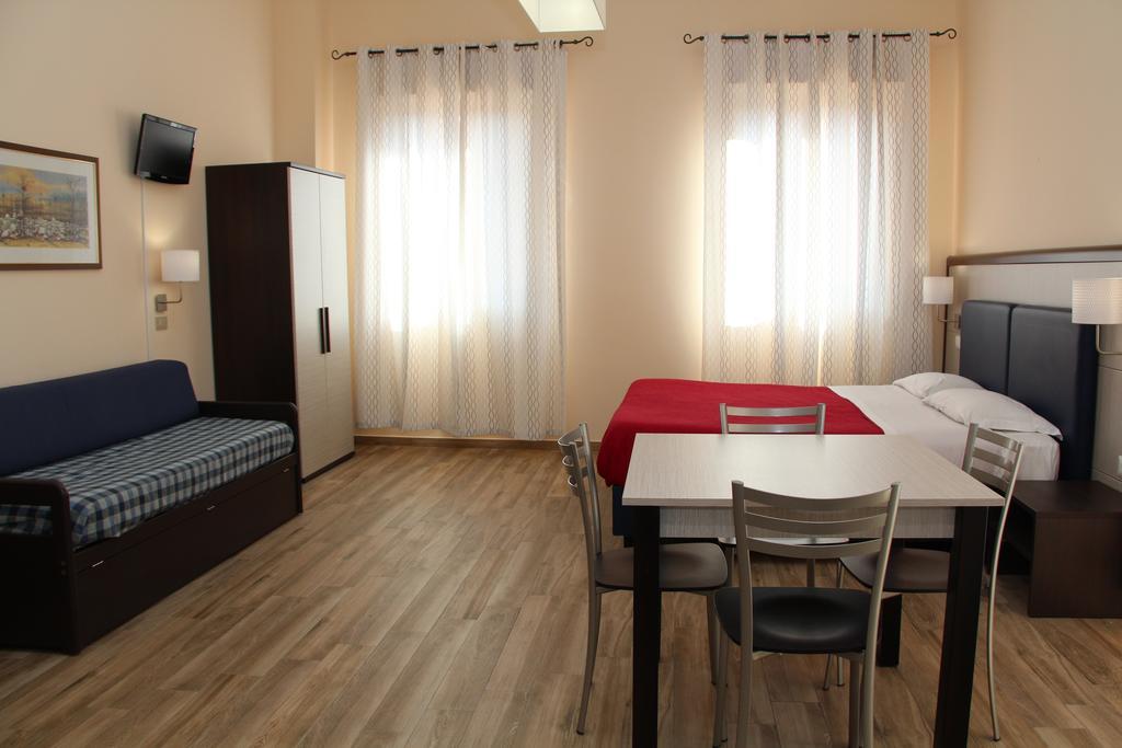 Triple Room,377210713:JPEG