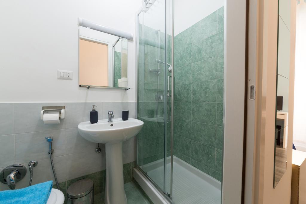 Single Room Private Bathroom