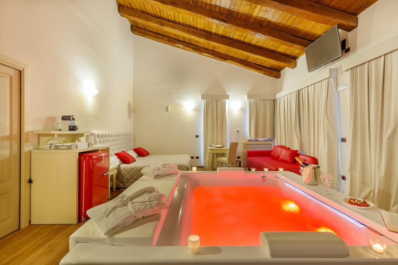 Suite Queen con Vasca Idromassaggio