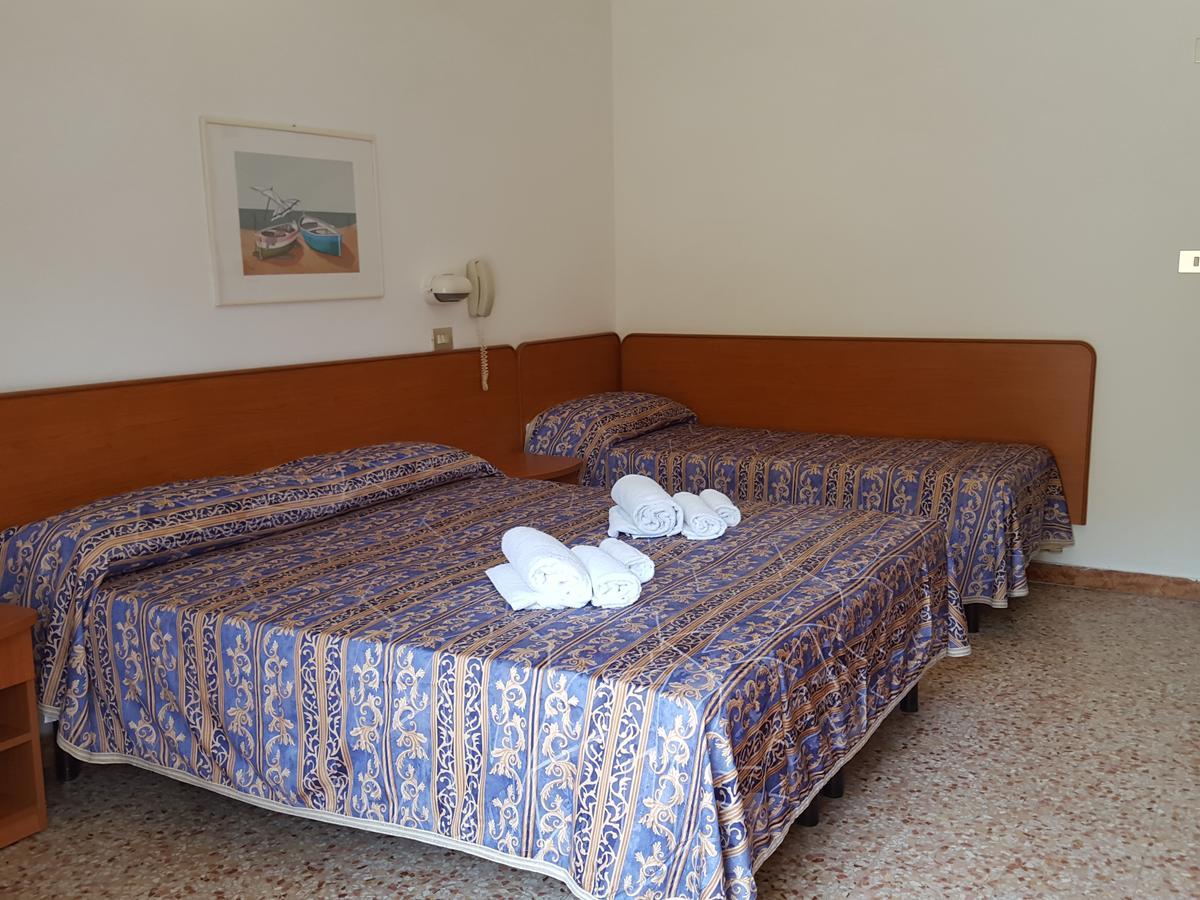 Camera Familiare (2 Adulti + 2 Bambini)