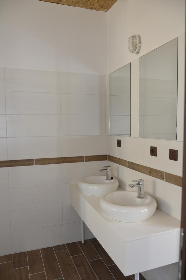 Camera Familiare con Bagno in Comune