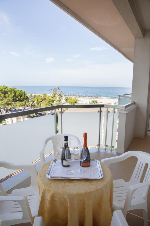 Quadruple Room,595780773:JPEG