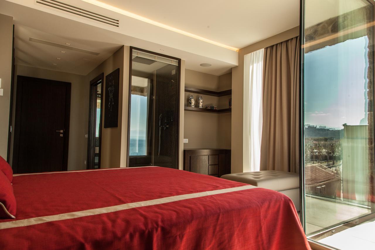 Superior Double Room with lateral sea view,628120347:JPEG