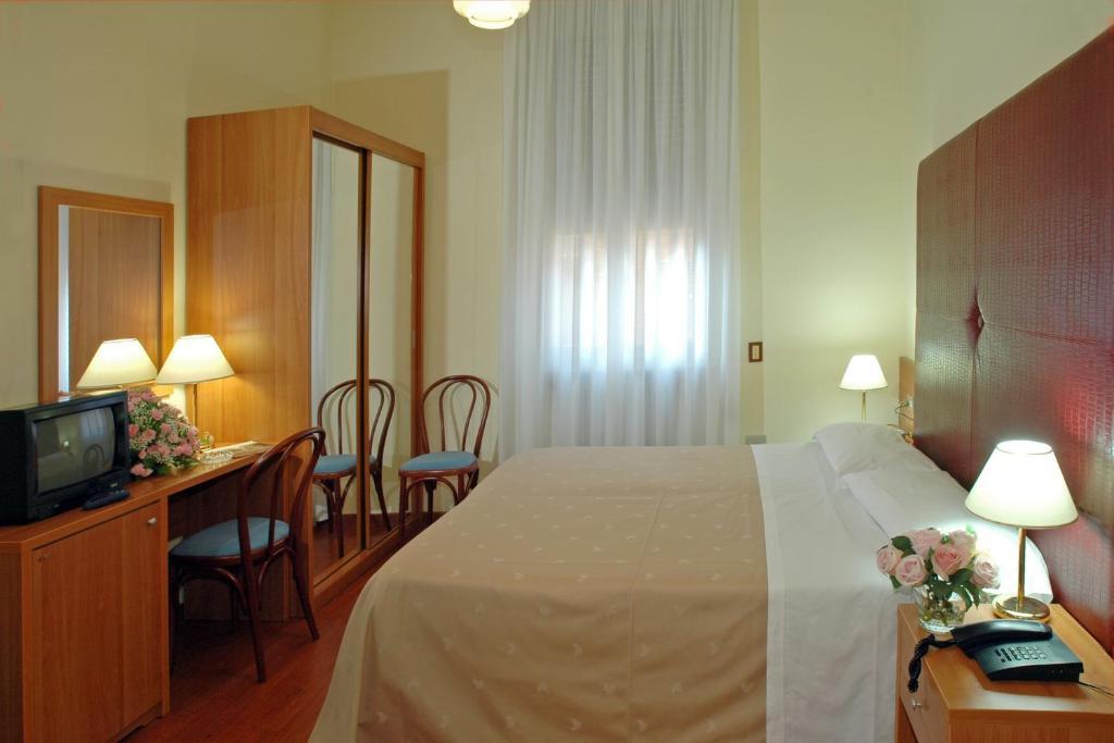 Economy Double Room,685722873:JPEG