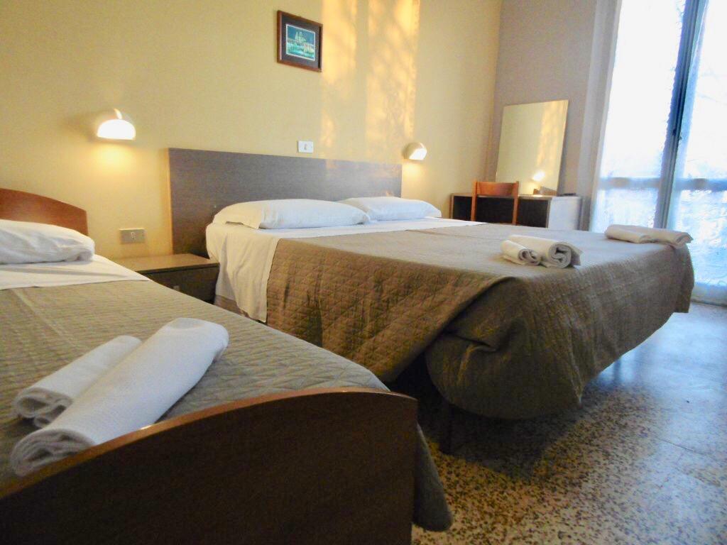 Triple Room,643760343:JPEG