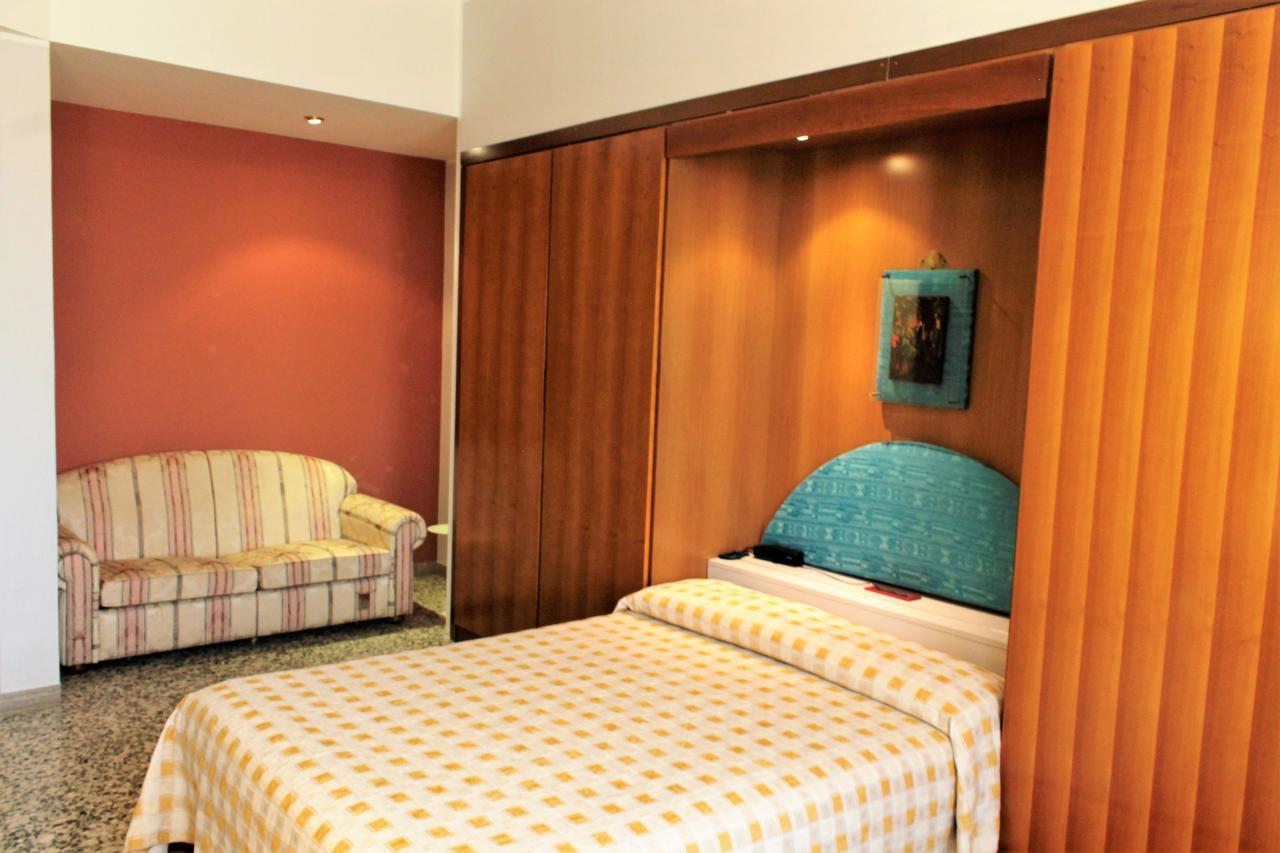 Double or Twin Room,642702093:JPEG