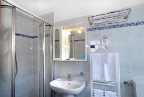 Double Room with Mountain View,1556484949:JPEG