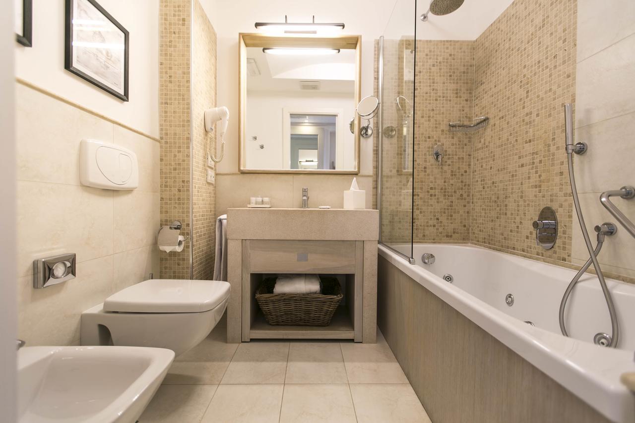 Camera Matrimoniale Superior con Jacuzzi all'Aperto