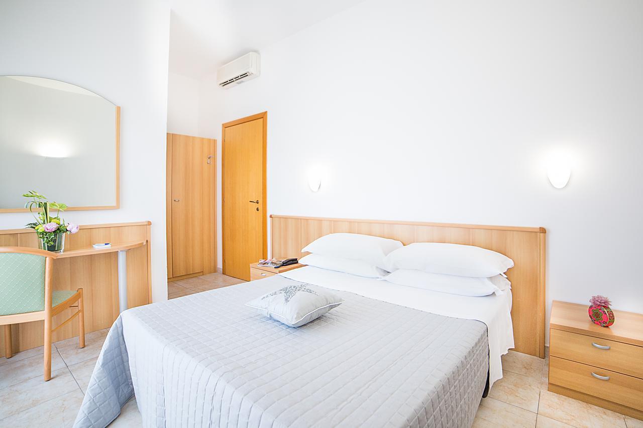 Standard Double Room,667810923:JPEG