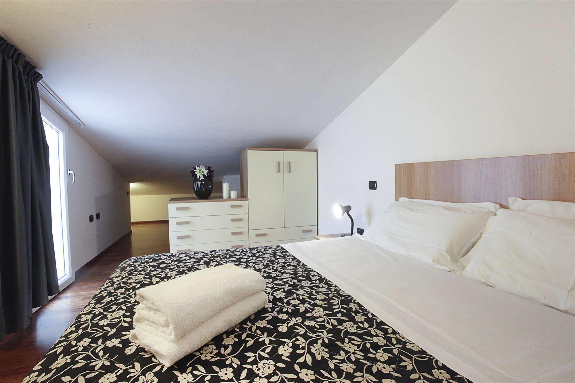 Appartamento con 3 Camere da Letto - Su 2 Livelli