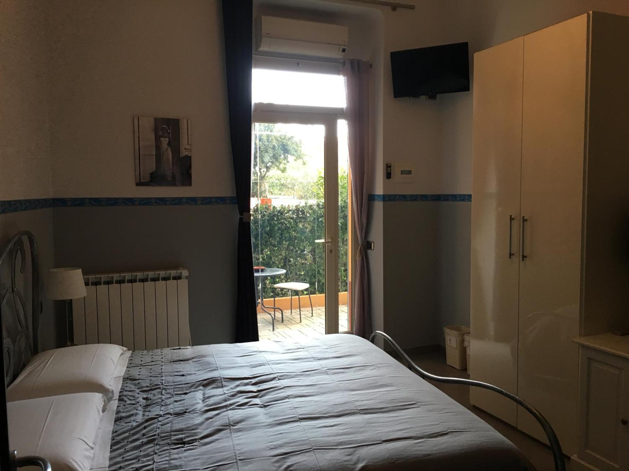 Double Room,704383072:JPEG