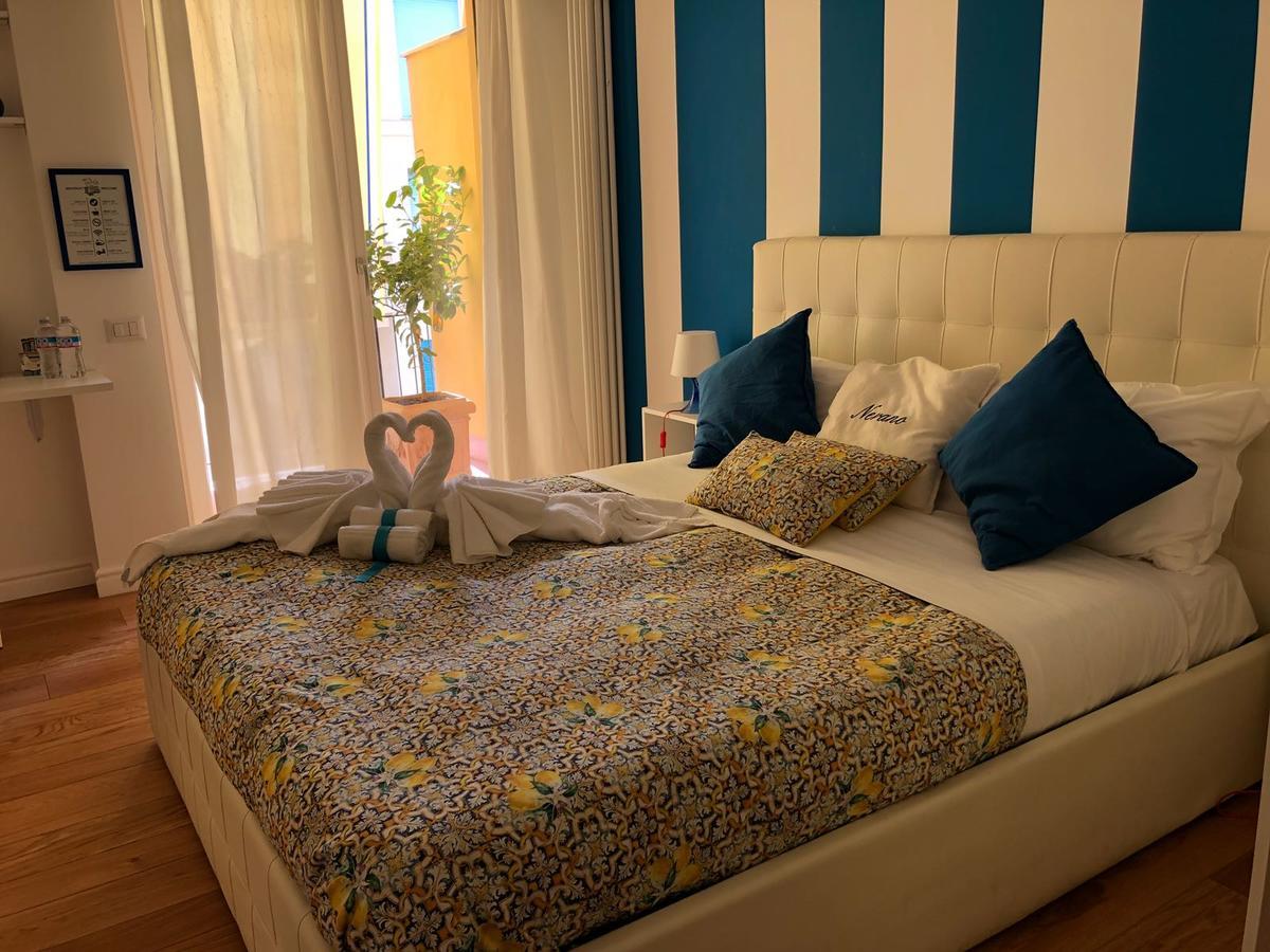 Deluxe Double Room with Balcony,719233870:JPEG