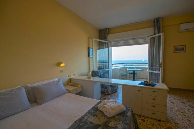 Camera Quadrupla con Vista Mare