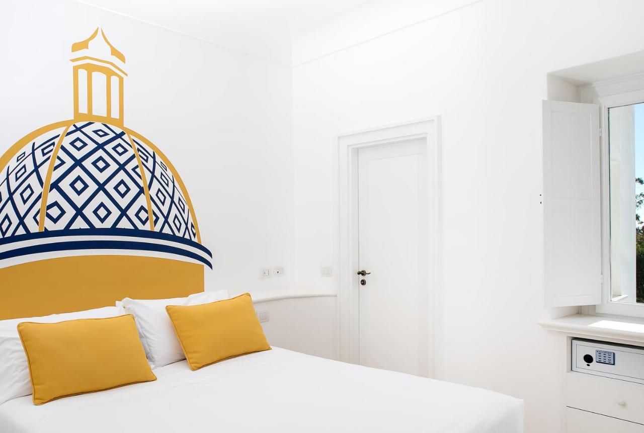 Camera Matrimoniale Deluxe con Balcone e Vista Mare