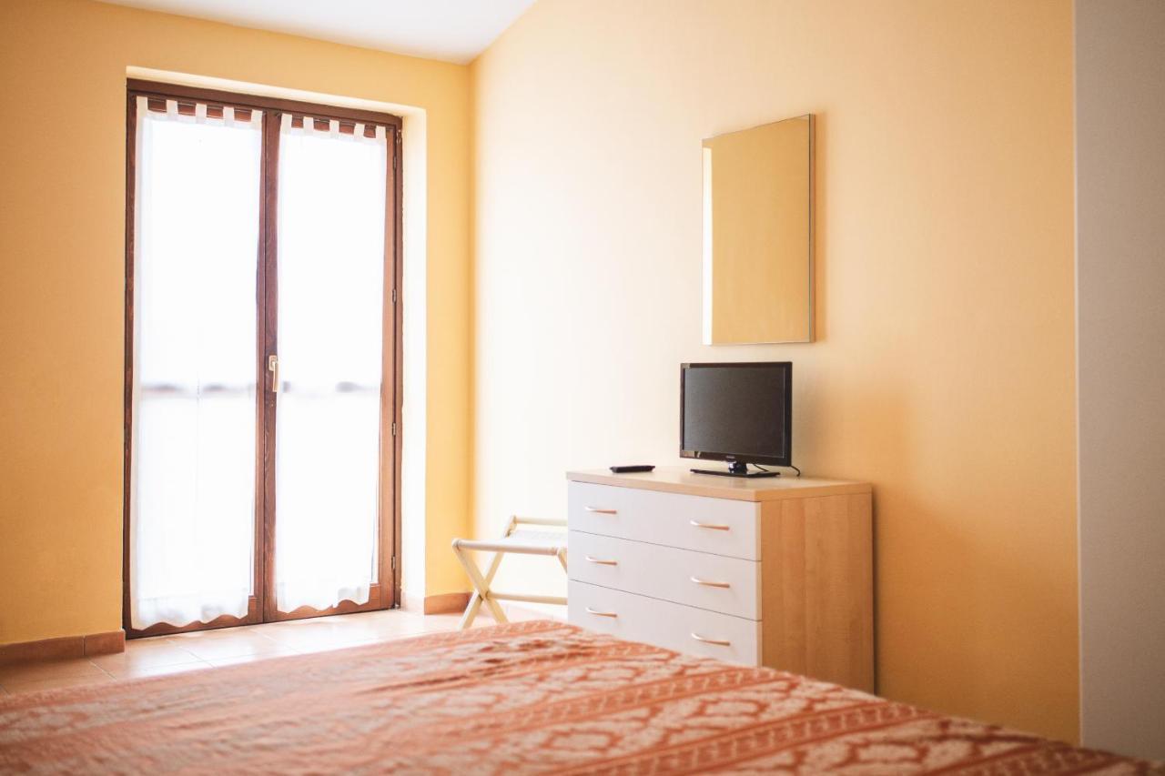 Family Room,1686454853:JPEG