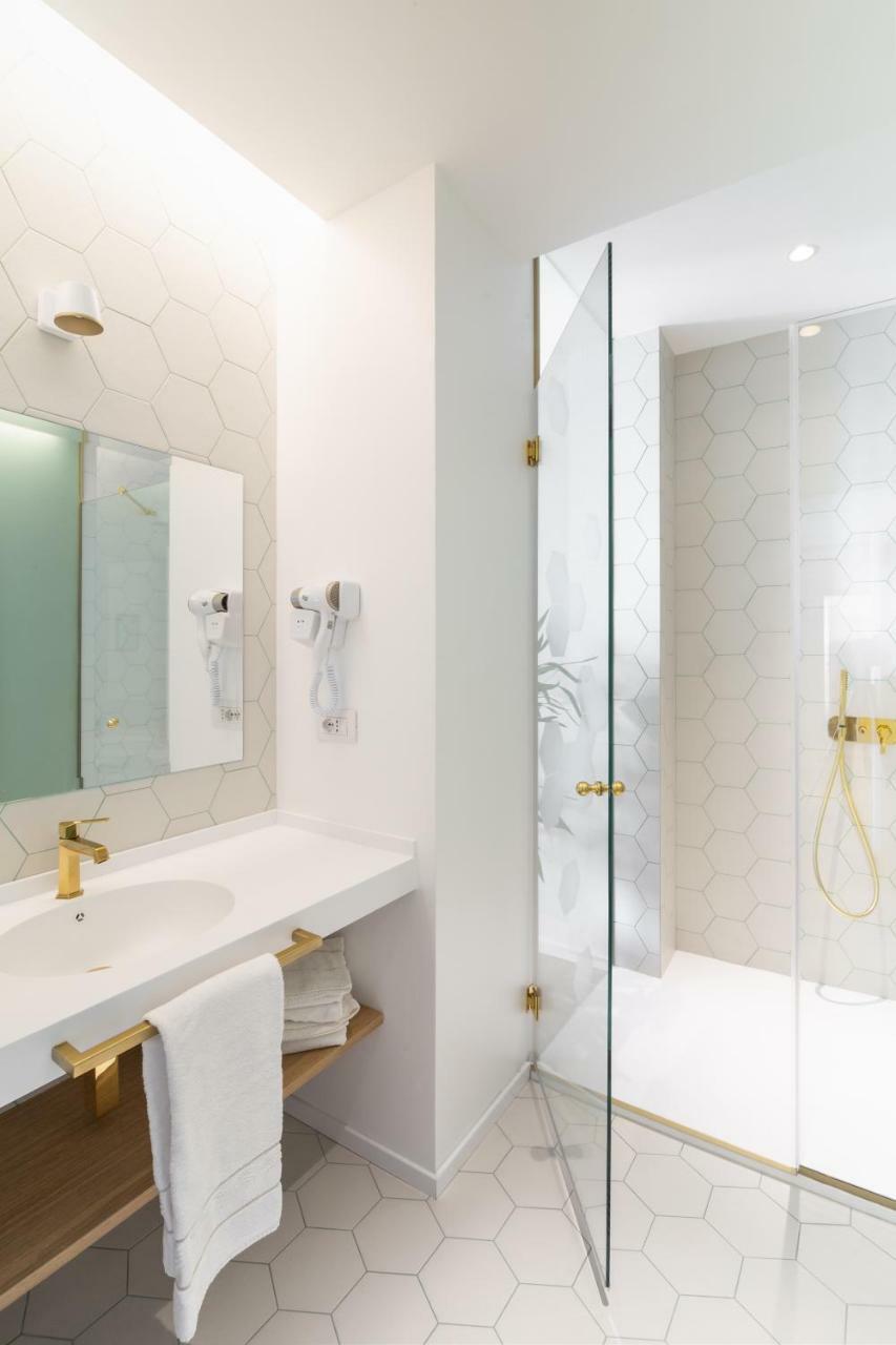 Junior Suite with Balcony and Sea View,782467302:JPEG