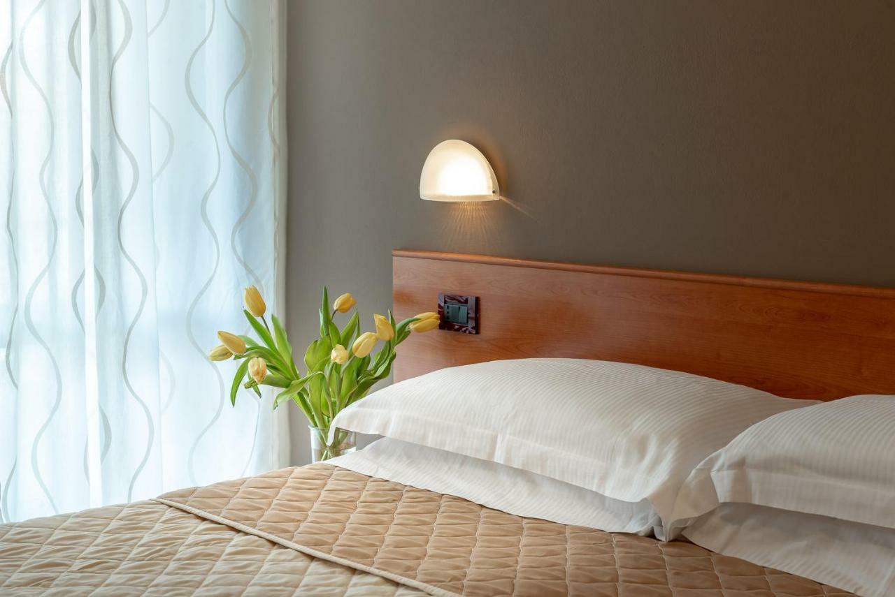 Standard Double Room,786080043:JPEG