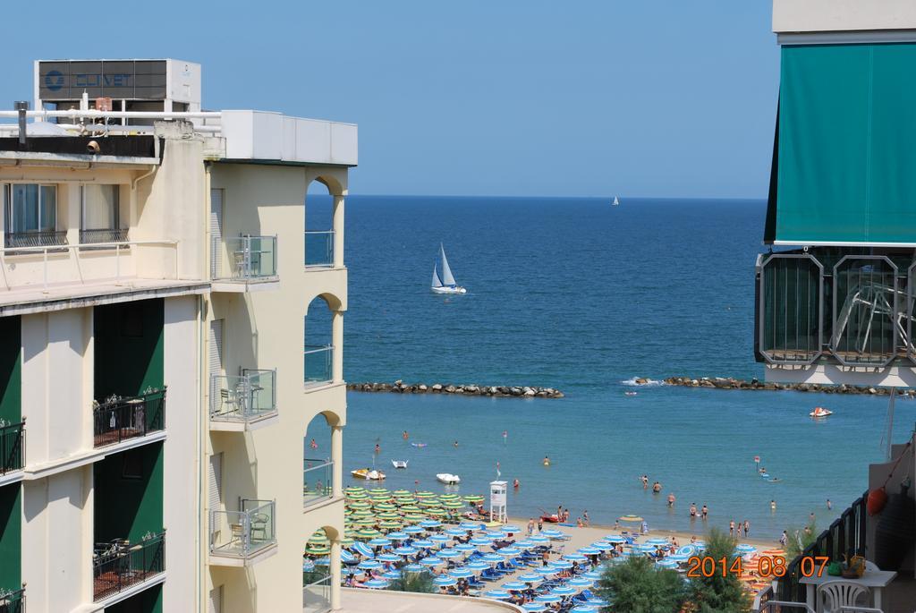 Camera Superior Matrimoniale/Doppia con Letti Singoli con Vista Mare