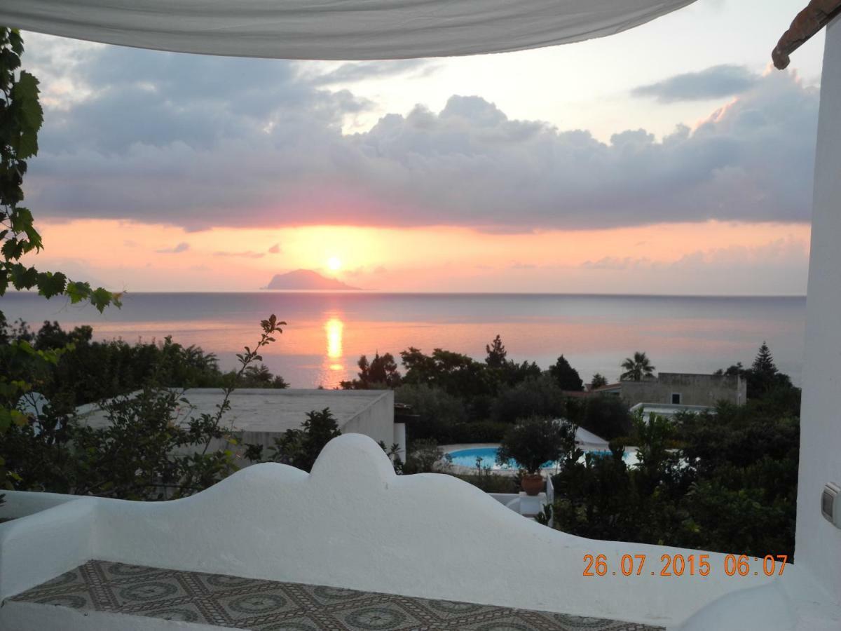 Camera Matrimoniale/Doppia con Letti Singoli con Vista Mare
