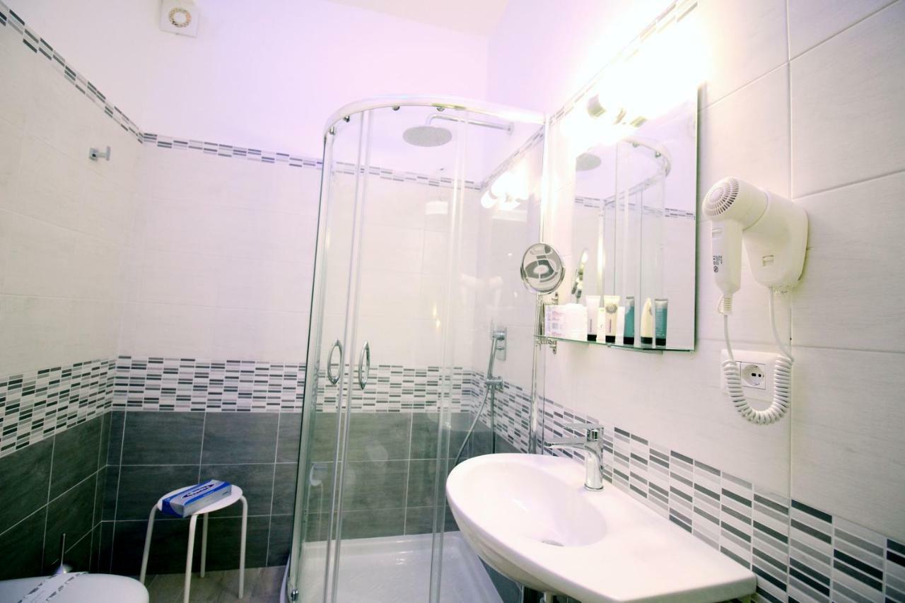 Camera Matrimoniale con Bagno Privato