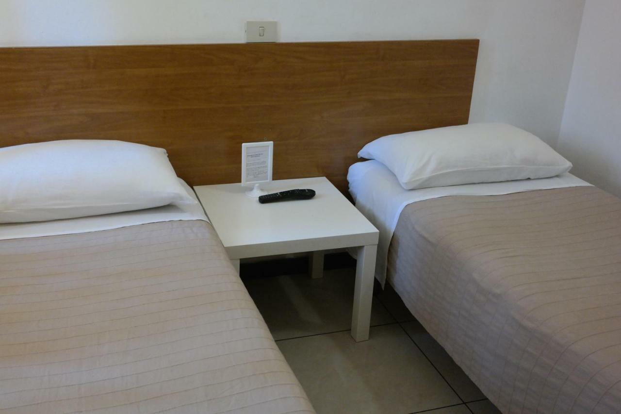 Twin Room,856041737:JPEG