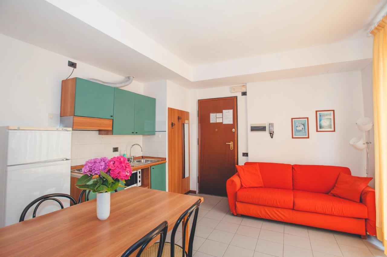 One-Bedroom Apartment,377097886:JPEG