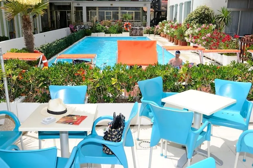 Hotel International-1